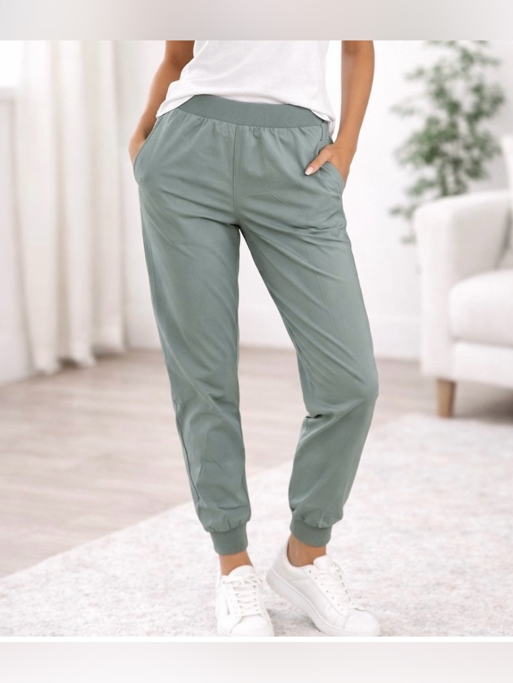 Banana Republic Sage Green Performance Jogger Pants Pull On Size M